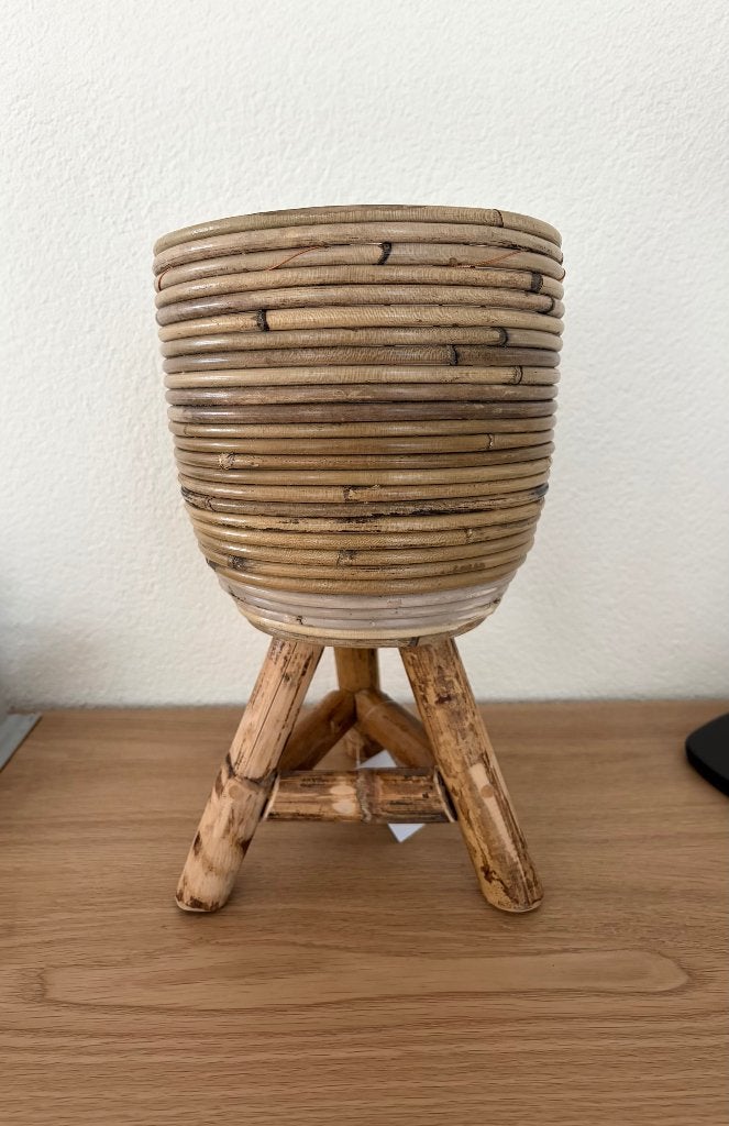 Rotan/bamboe plantenbak/plantenpot met pootjes, Tuin en Terras, Ophalen, Overige materialen, Rond, Binnen