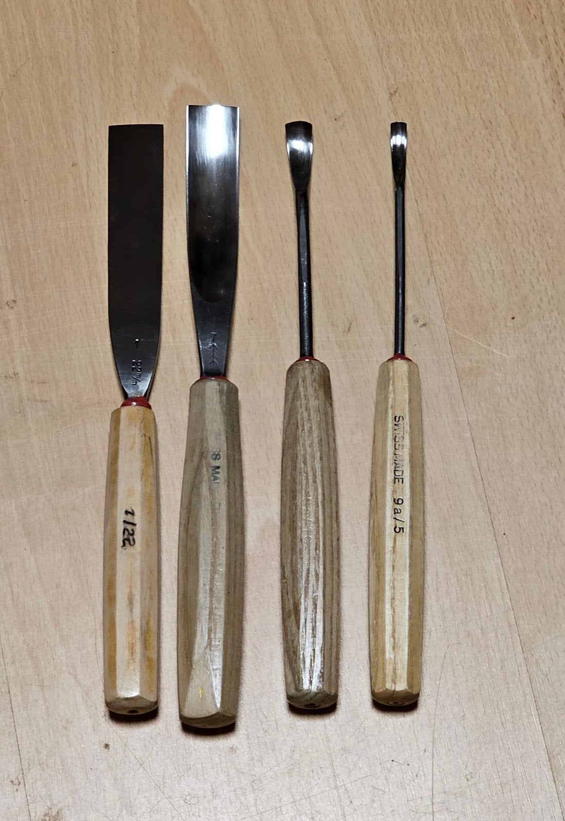 5 houtsnijgutsen: 4 Pfeil, 1 Holzschraube, Ophalen of Verzenden