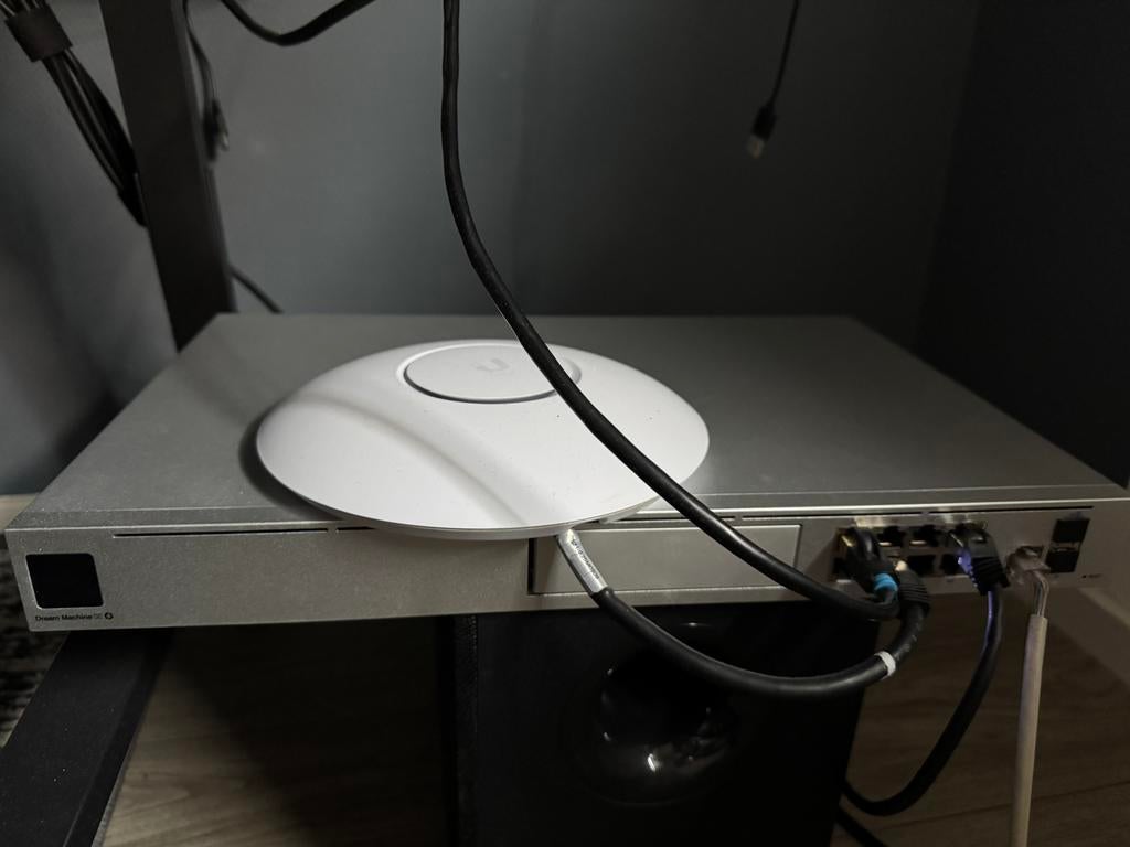Ubiquiti Dream Machine Special Edition, Computers en Software, Routers en Modems, Ophalen, Gebruikt, Router