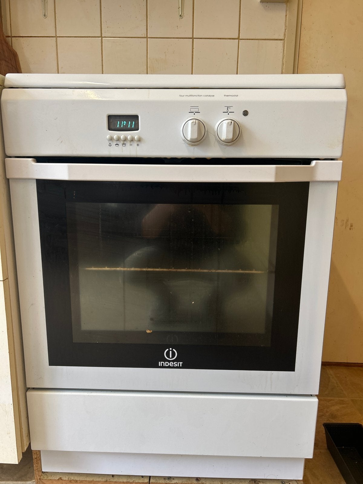Indesit Fornuis met Inductie Kookplaat en Oven, Witgoed en Apparatuur, Ophalen, Gebruikt, 60 cm of meer, 4 kookzones