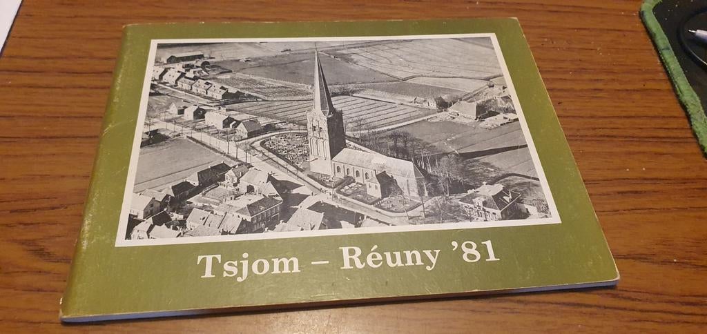 Tsjom yn foto's  Tsjom - Réuny '81, Ophalen of Verzenden, Gelezen