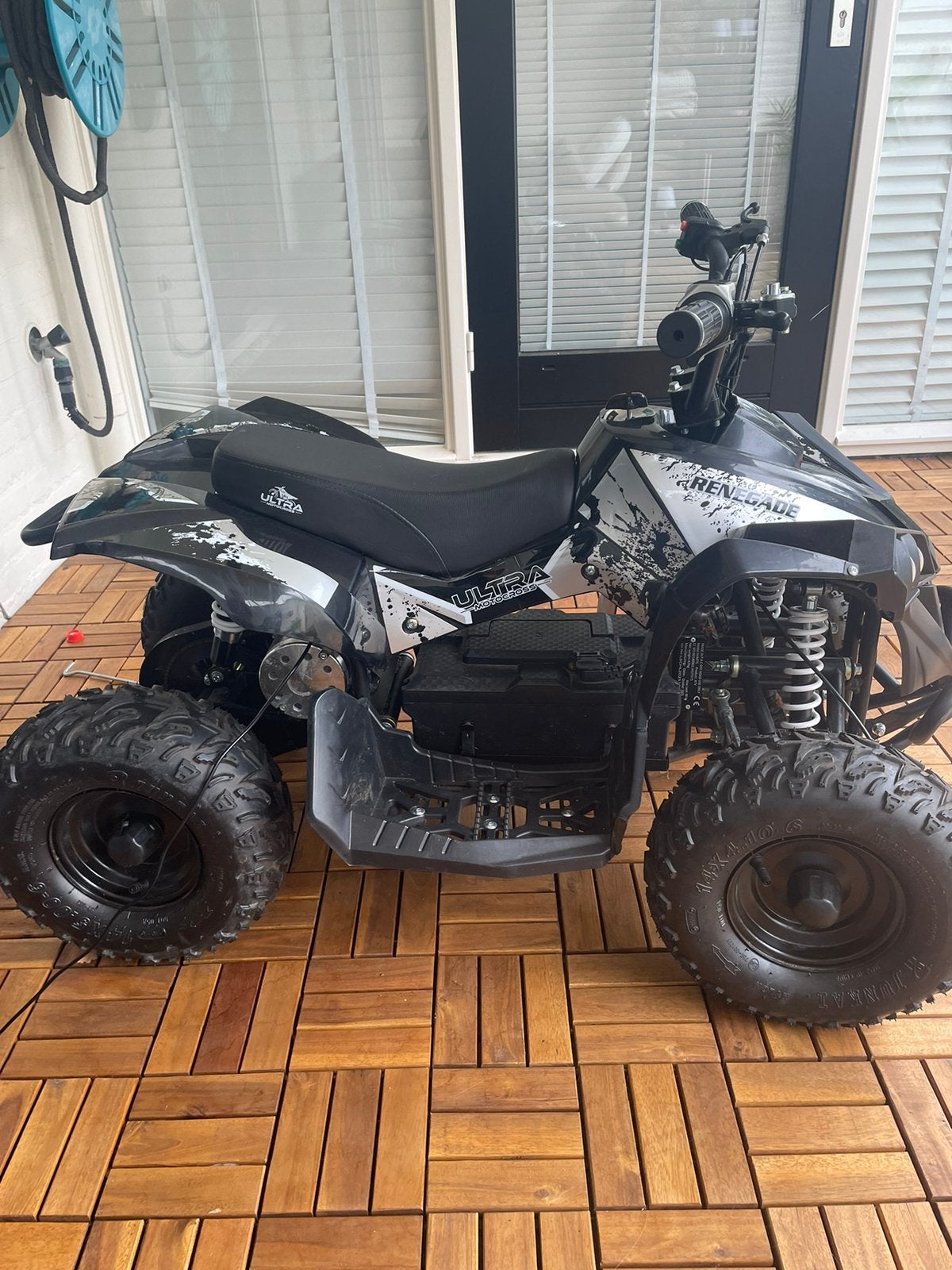 Quad kinderen renegade electrisch, Ophalen, Zo goed als nieuw, Overige typen