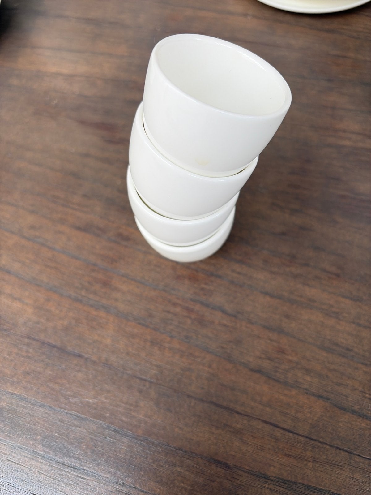 4 Witte Eierdopjes - Perfect bij Wedgwood Jasper Conran, Overige merken, Overige typen, Ophalen of Verzenden, Zo goed als nieuw