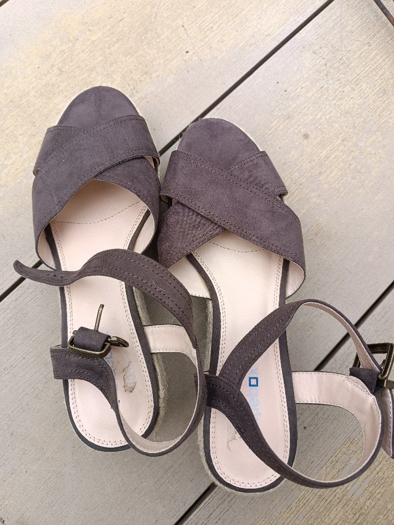 Bruine sandalen maat 41, Kleding | Dames, Schoenen, Blue Box, Bruin, Zo goed als nieuw, Sandalen of Muiltjes