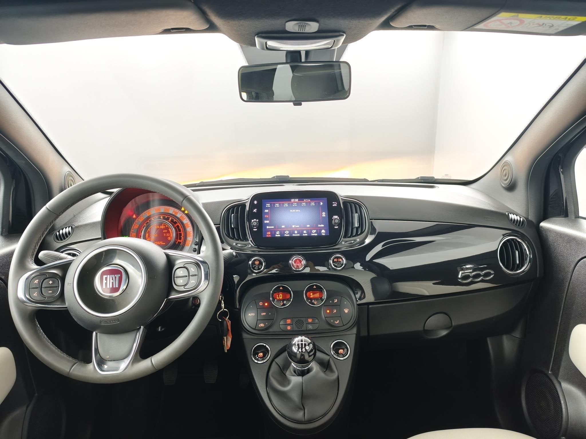 Fiat 500 1.0 Hybrid Dolcevita | Panoramadak | Climate Contro, Voorwielaandrijving, Automatische klimaatregeling, Stof, Gebruikt