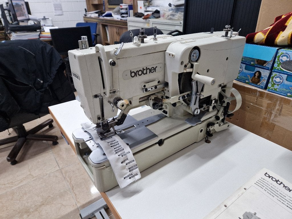 Brother LH4-814-2 Industriële Knoopgatenmachine – Nieuw, Ophalen, 1045AL, Info@merhaletex.com, Nieuw