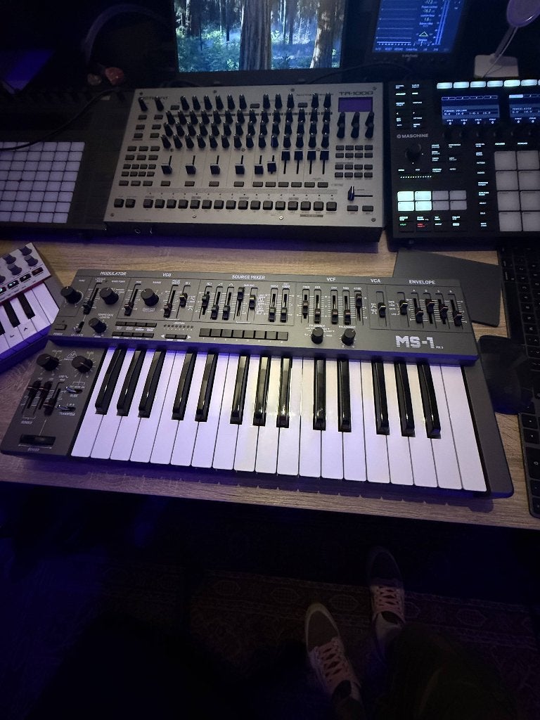 Behringer MS-1 MKII (Roland SH101 Clone) ZGAN, Muziek en Instrumenten, Synthesizers, Ophalen, Zo goed als nieuw, Overige aantallen