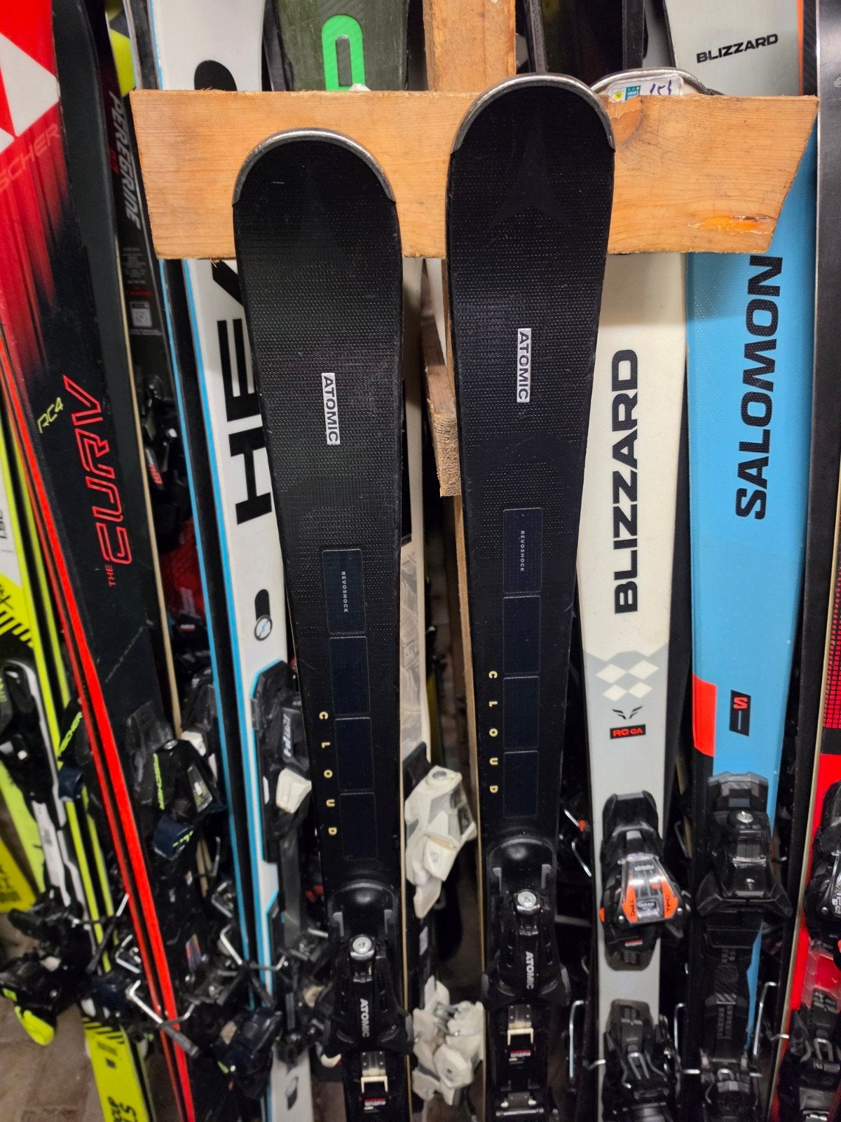 154cm ATOMIC CLOUD C12 850€ GEVORDERD DAMES SKI, 140 tot 160 cm, Ophalen of Verzenden, Zo goed als nieuw, Carve