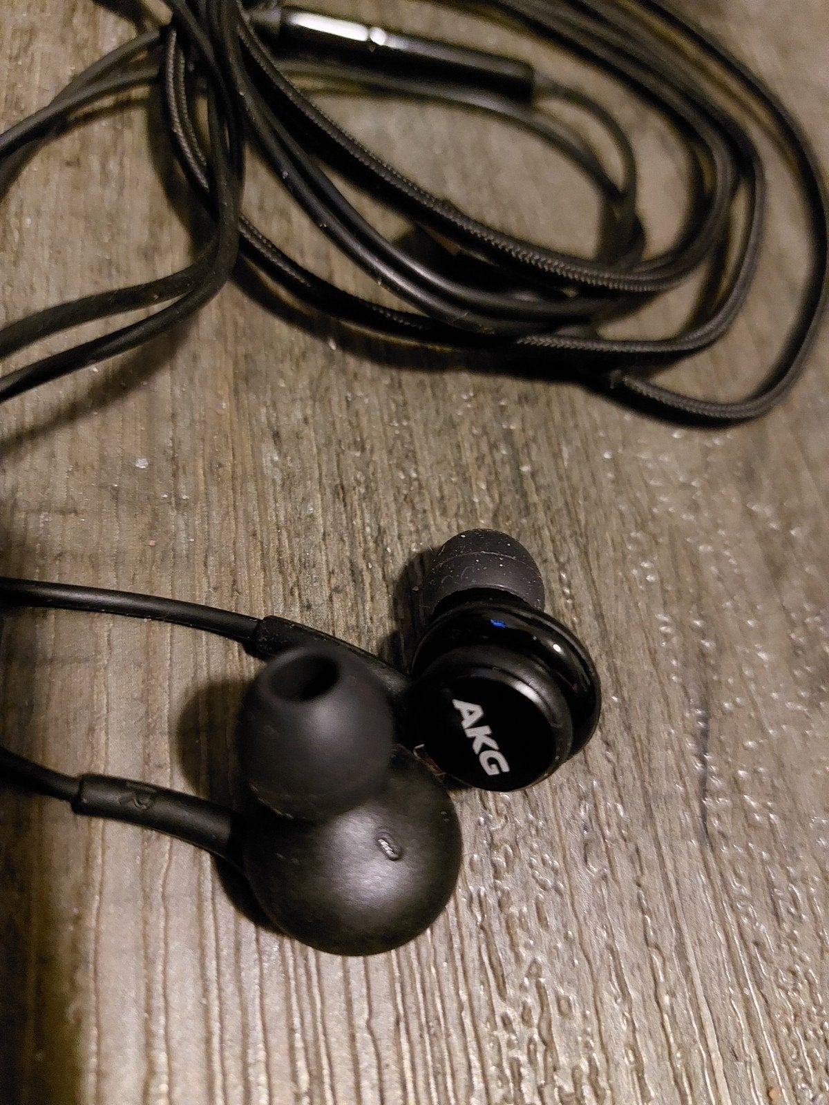 2x AKG Oordopjes - Nieuw en Ongebruikt (USB-C), Ophalen of Verzenden, Nieuw, Overige merken
