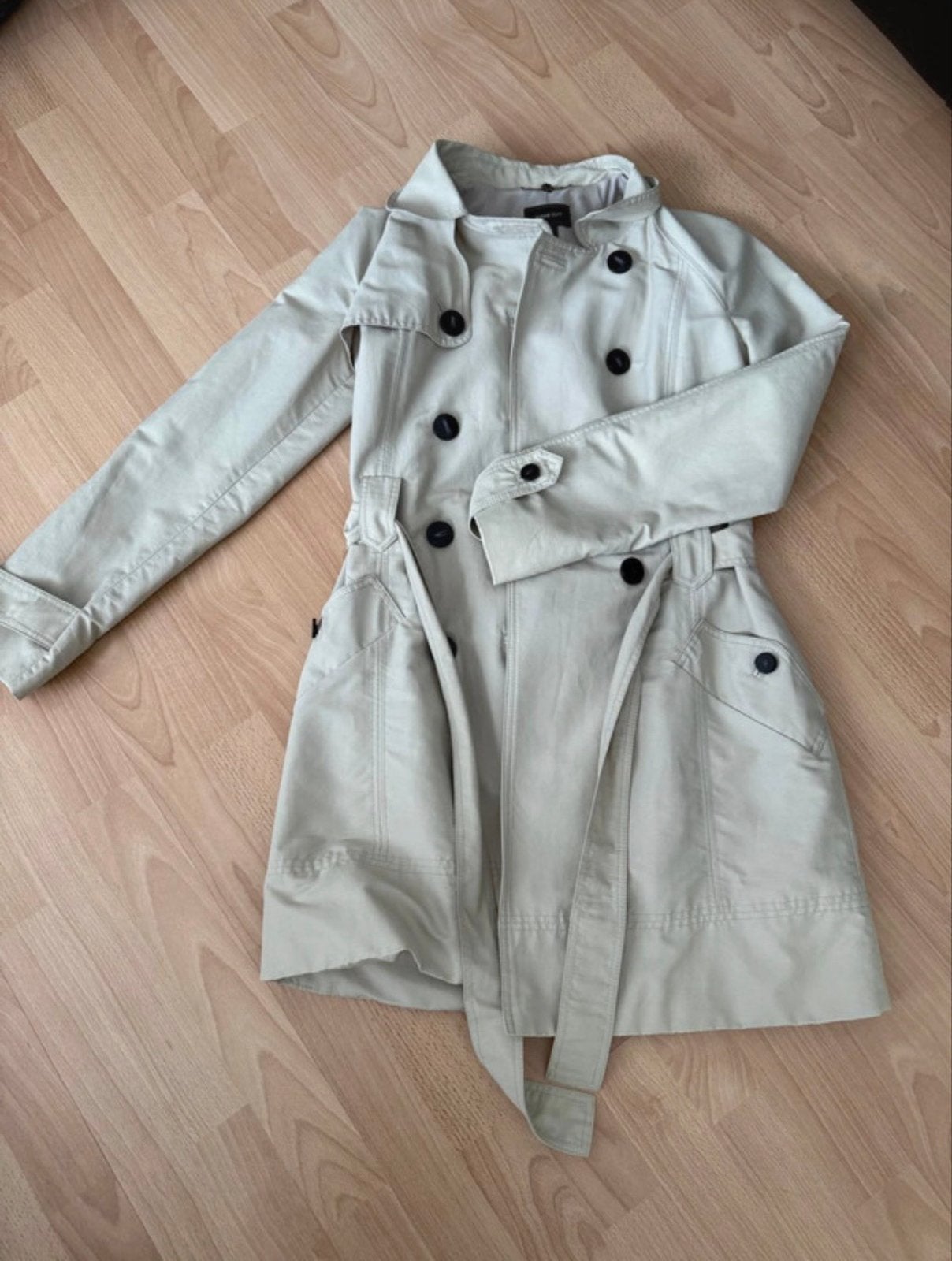 Stijlvolle beige trenchcoat van Mango Suit, maat s, Ophalen of Verzenden, Zo goed als nieuw, Maat 36 (S), Beige