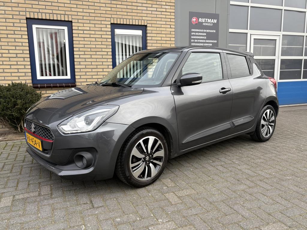 Suzuki Swift 82KW 1.0 Stijl Smart Hybr CARPLAY-CAMERA-TREKHA, Auto's, Suzuki, Gebruikt, Euro 6, 850 kg, 400 kg