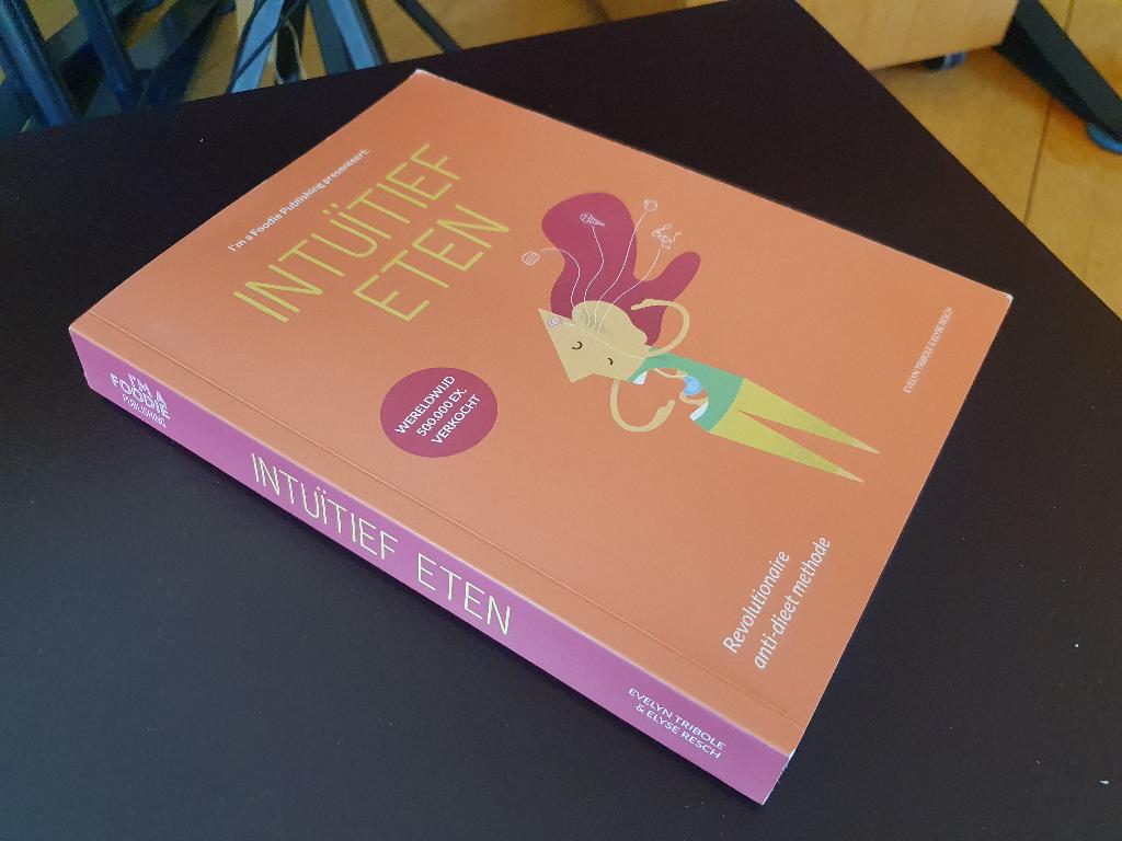 Boek Intuïtief Eten - Elyse Resch, Evelyn Tribole, z.g.a.n., Boeken, Dieet en Voeding, Elyse Resch, Evelyn Tribole, Ophalen of Verzenden