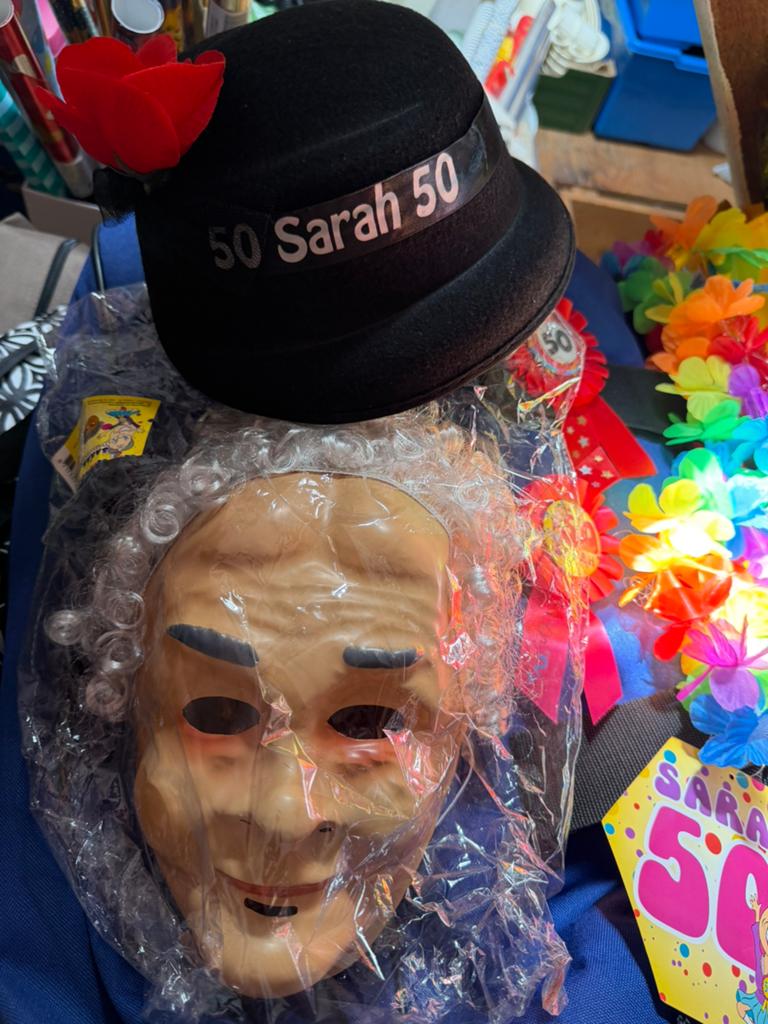Sarah 50 jaar spullen, Hobby en Vrije tijd, Feestartikelen, Ophalen, Zo goed als nieuw, Versiering, Abraham of Sarah