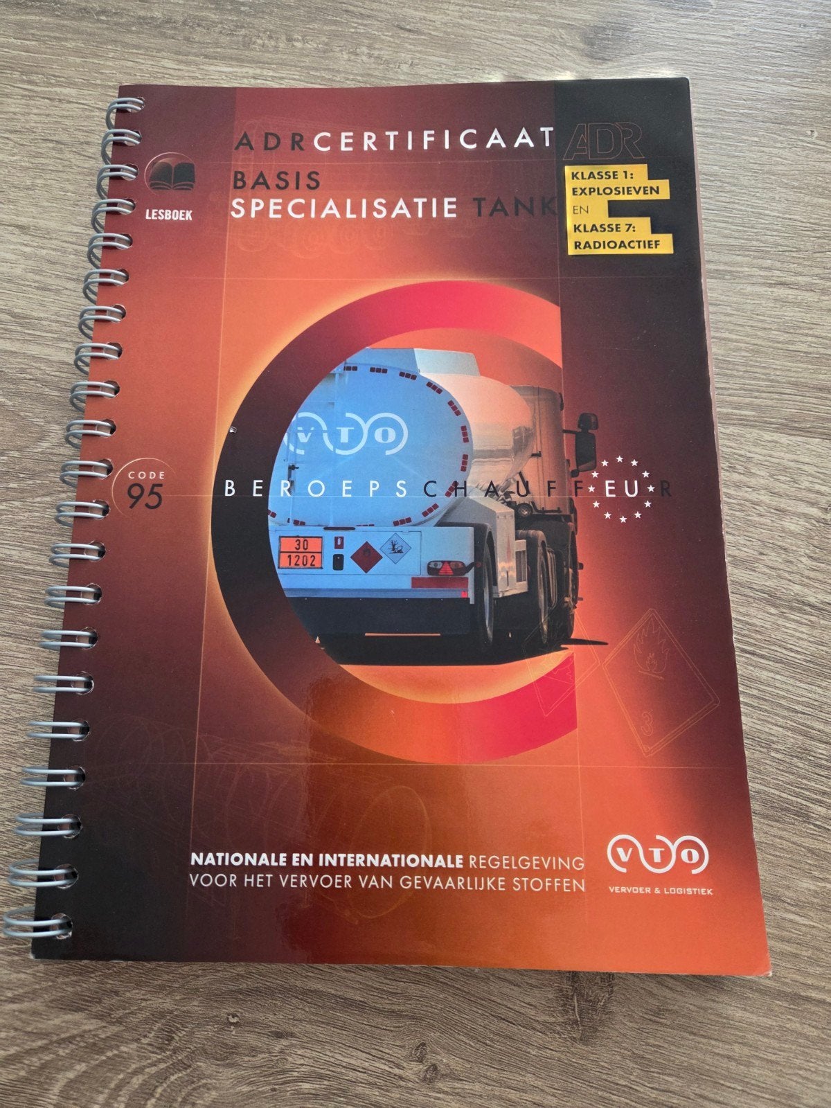 ADR Certificaat Basis Specialisatie Tank Lesboek, Ophalen of Verzenden, Zo goed als nieuw, Overige onderwerpen, VTO Vervoer & Logistiek