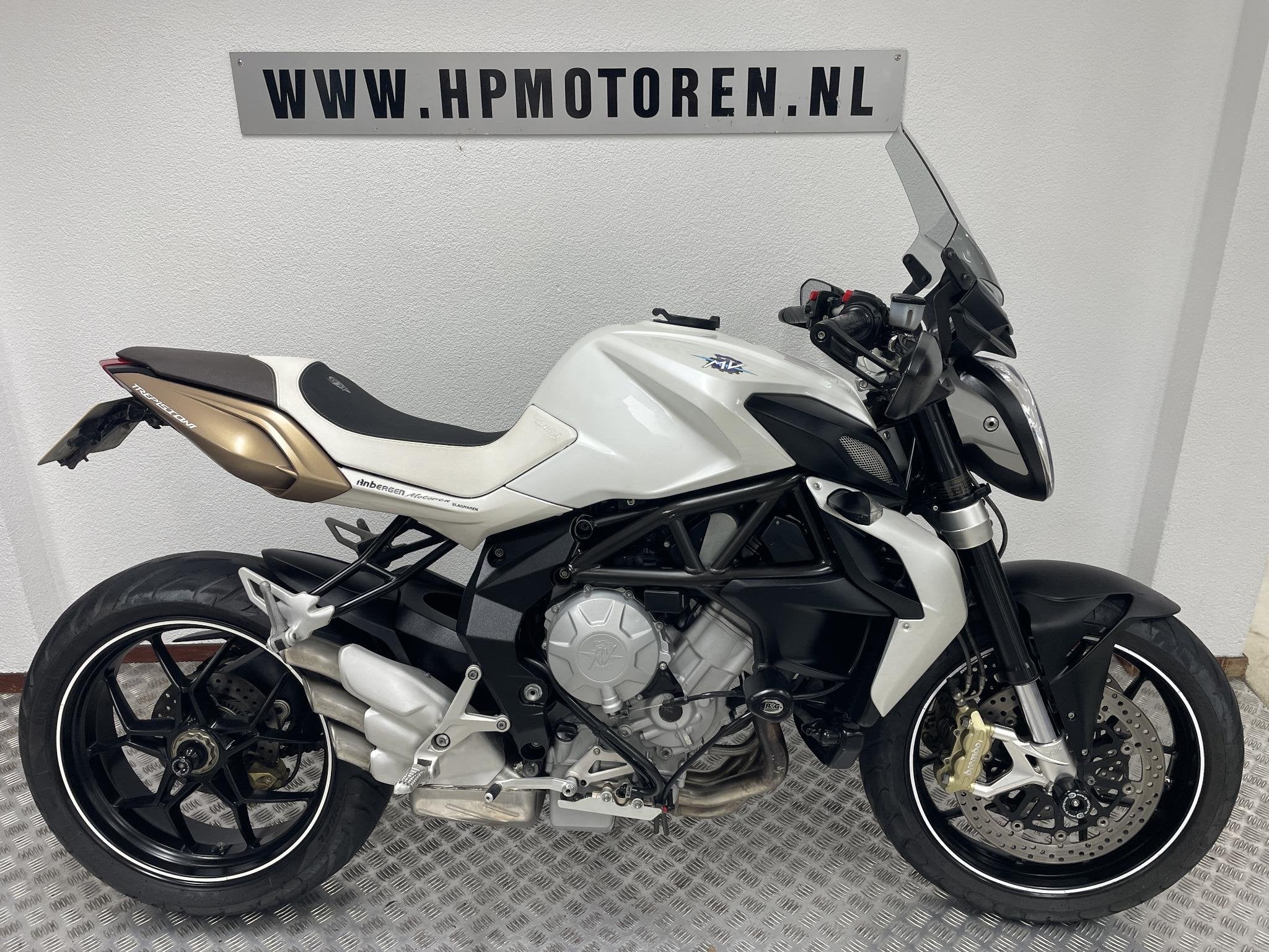 MV Agusta BRUTALE 675 LTD TC TREPISTONI BOVAGGARANTIE NIEUWS, 675 cc, Meer dan 35 kW, Overig, Info@motomondo.com