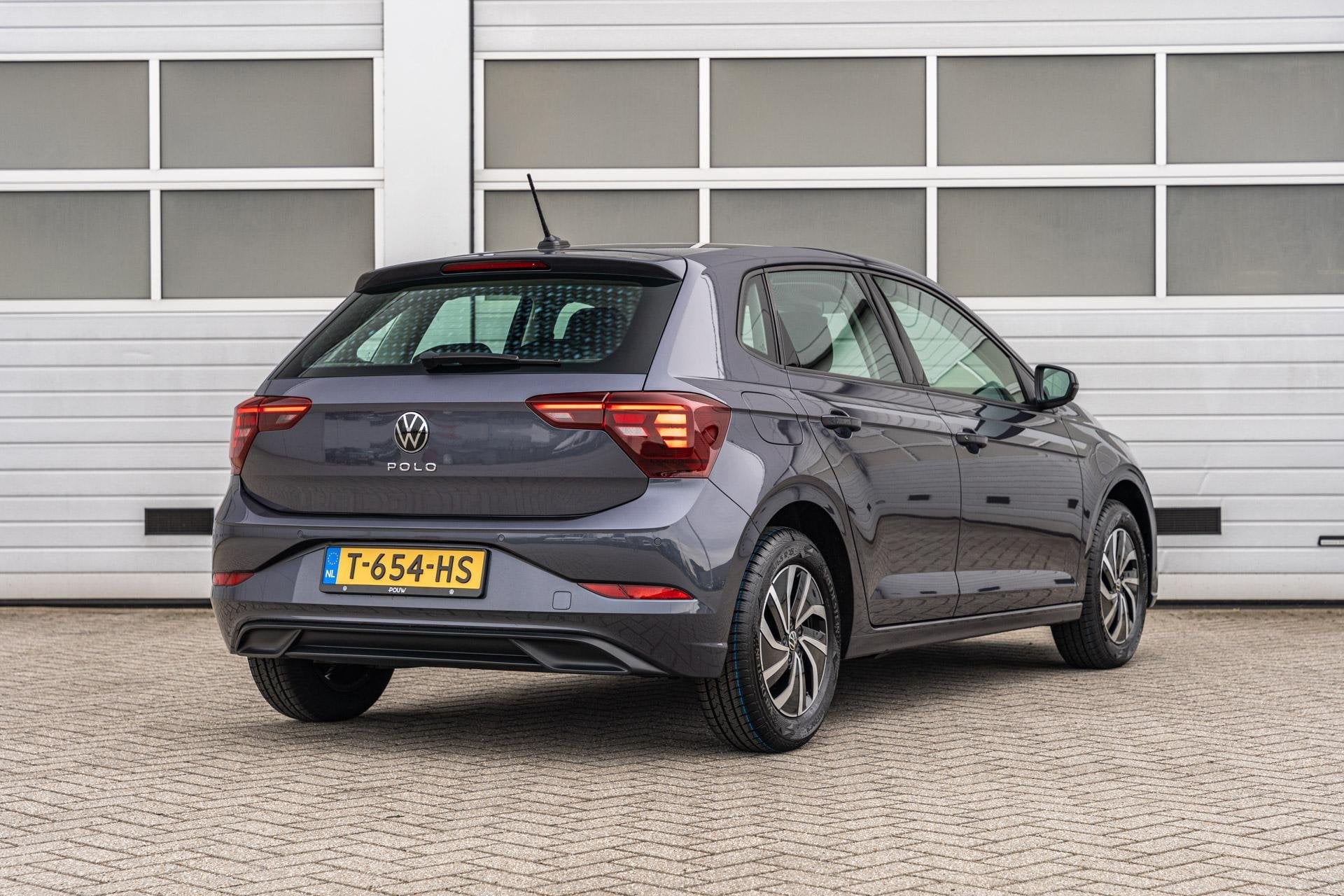 Volkswagen Polo 1.0 TSI 95pk Life | App Connect | Parkeersen, Voorwielaandrijving, 12 maanden, Stof, Gebruikt