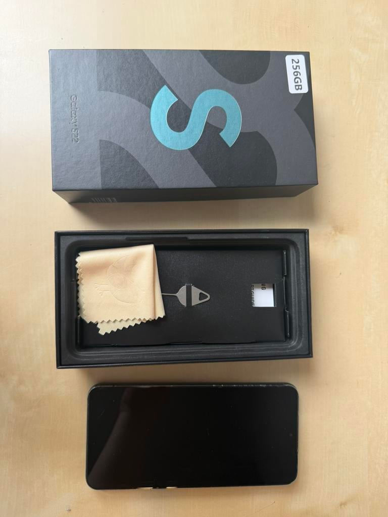Samsung Galaxy S22 - 256GB, Ophalen, Zwart, Zo goed als nieuw, Galaxy S22