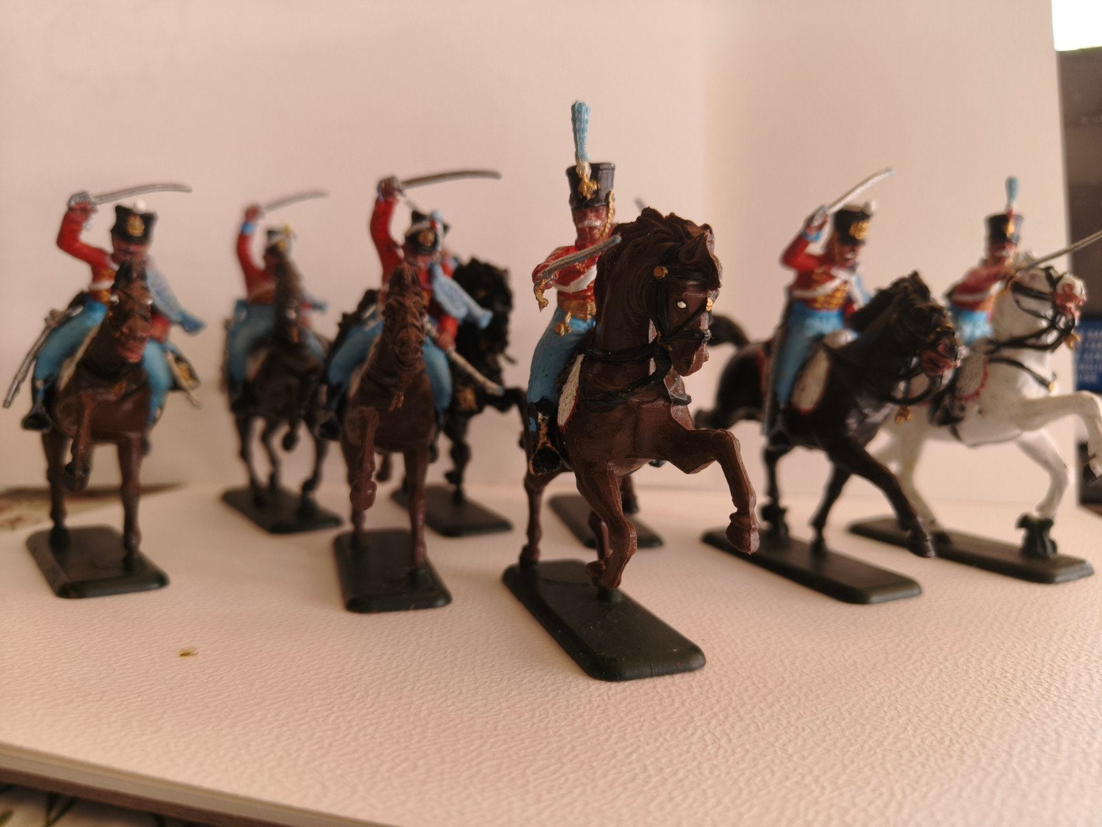 Set van  8 handgeschilderde  soldaatjes te paard, Ophalen of Verzenden, Landmacht