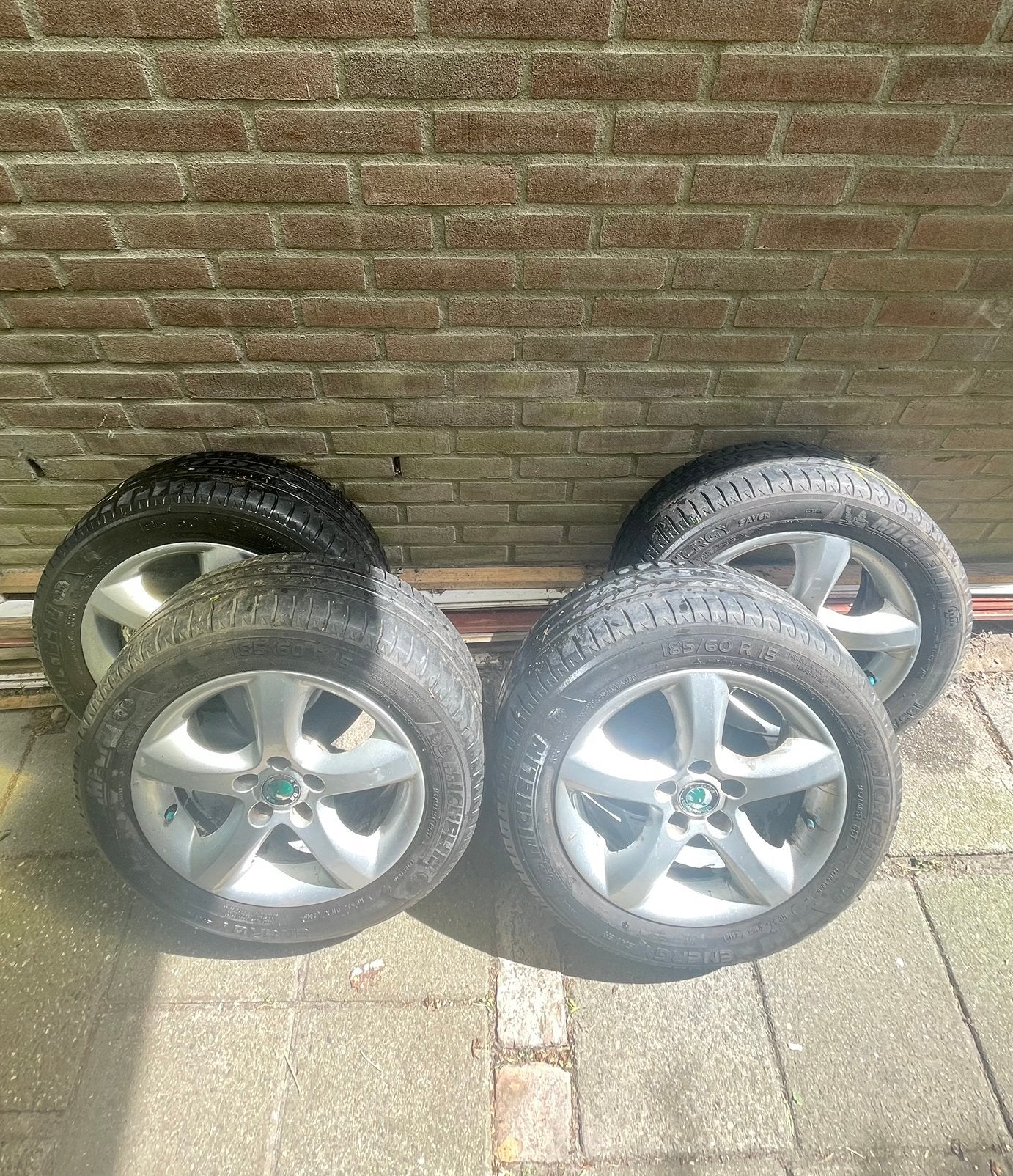 Set van 4 Skoda velgen, Auto diversen, Wieldoppen, Ophalen, Gebruikt
