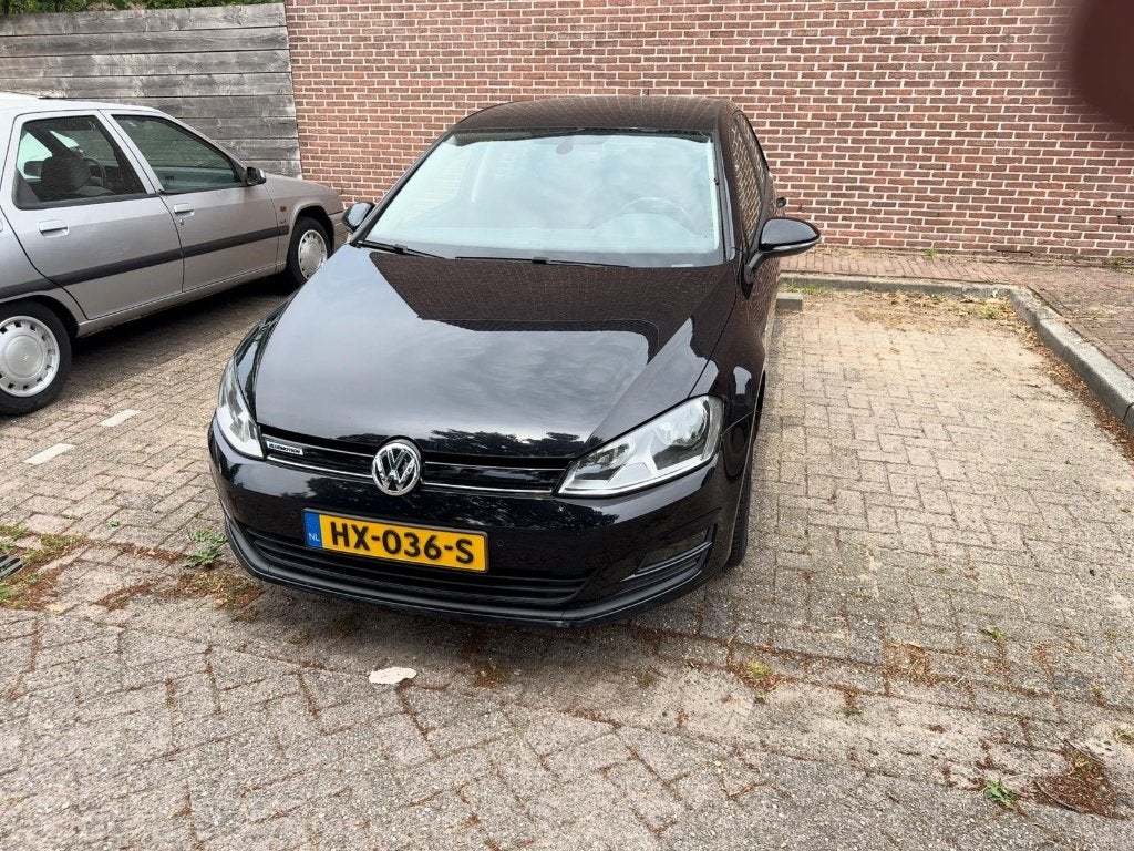 Volkswagen Golf 1.0 TSI 85KW 5D 2016 Zwart, Auto's, Volkswagen, Voorwielaandrijving, Stof, Zwart, 610 kg