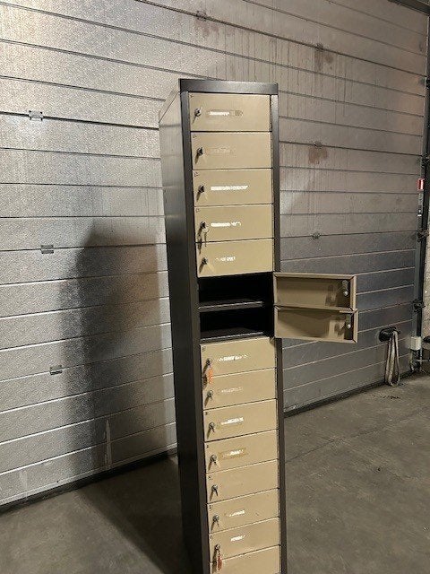 Stalen lockerkast EUR 100.00, Ophalen of Verzenden, Gebruikt