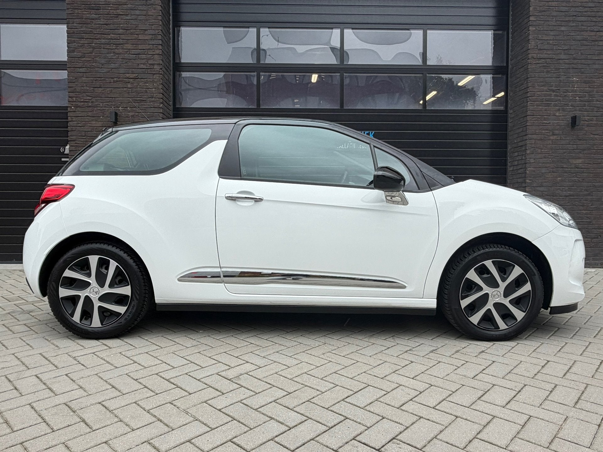 DS 3 1.2 PureTech Chic, Auto's, Voorwielaandrijving, Gebruikt, 1199 cc, 82 pk