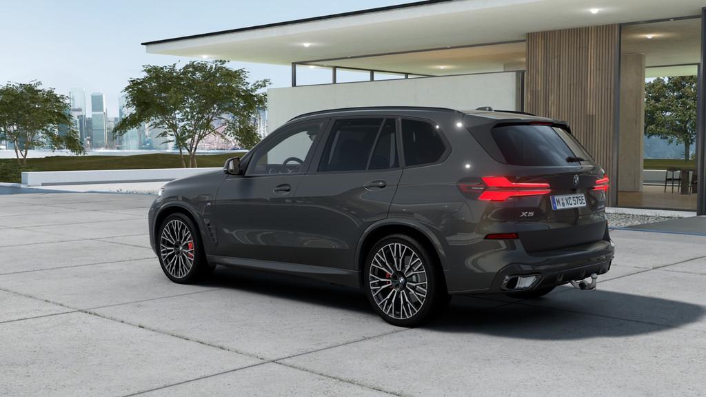 BMW X5 xDrive50e M Sport Automaat / Panoramadak Sky Lounge /, Auto's, BMW, Automaat, 2395 kg, Leder, Bedrijf
