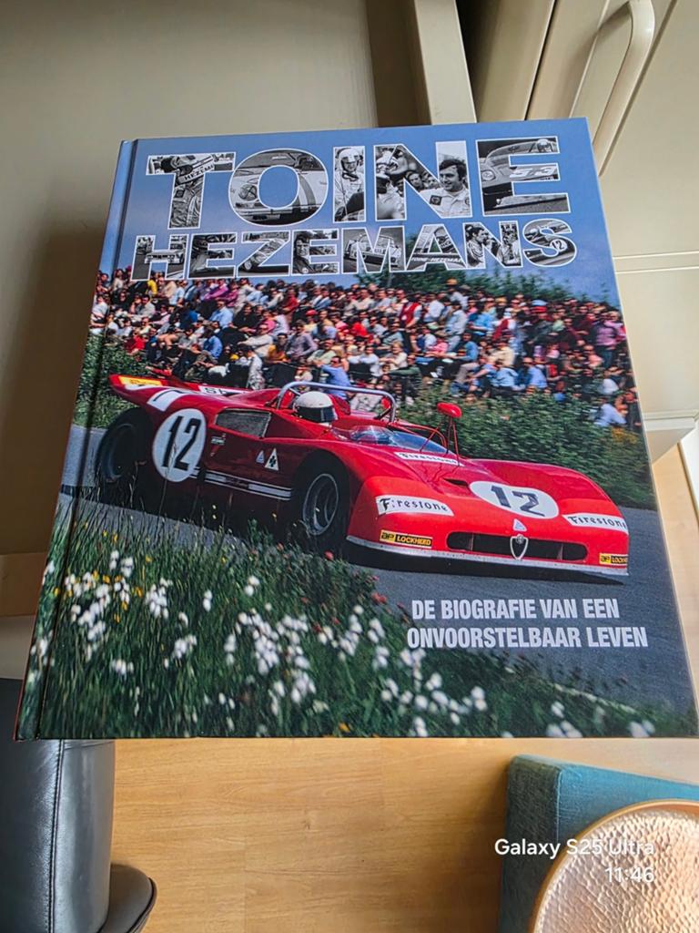 Tone Hezemans: Biografie van een onvoorstelbaar leven, Boeken, Auto's | Boeken, Ophalen of Verzenden, Zo goed als nieuw, Alfa Romeo