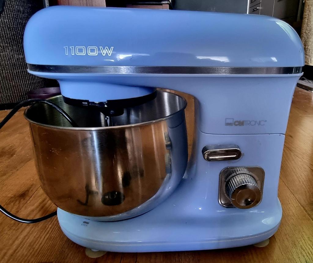 Clatronic Keukenmachine 1100W - Lichtblauw met accessoires, Witgoed en Apparatuur, Keukenmixers, Ophalen, Zo goed als nieuw, Vaatwasserbestendig
