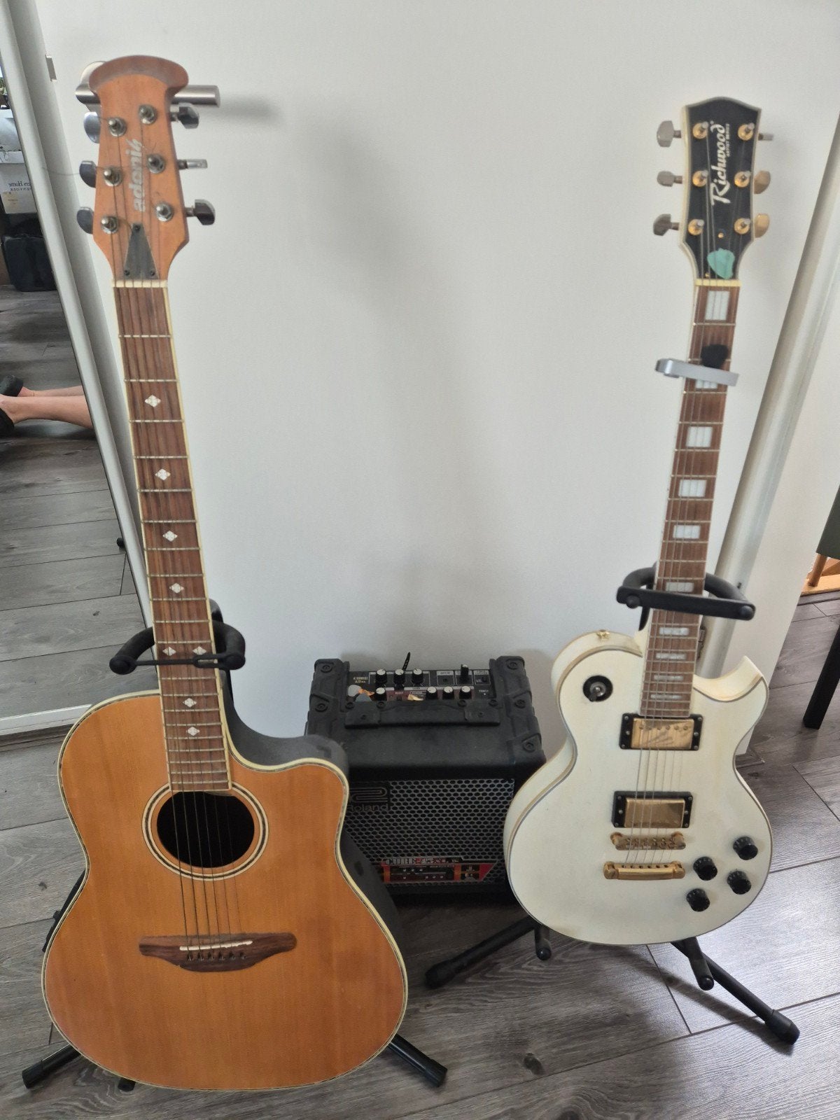 Gitaat adonis, gitaar richwood, versterker,  standaard, enz, Ophalen of Verzenden, Zo goed als nieuw, Solid body, Overige merken