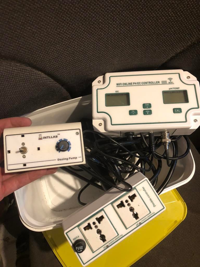 Ec en ph controler met wifi app, Ophalen of Verzenden, Zo goed als nieuw