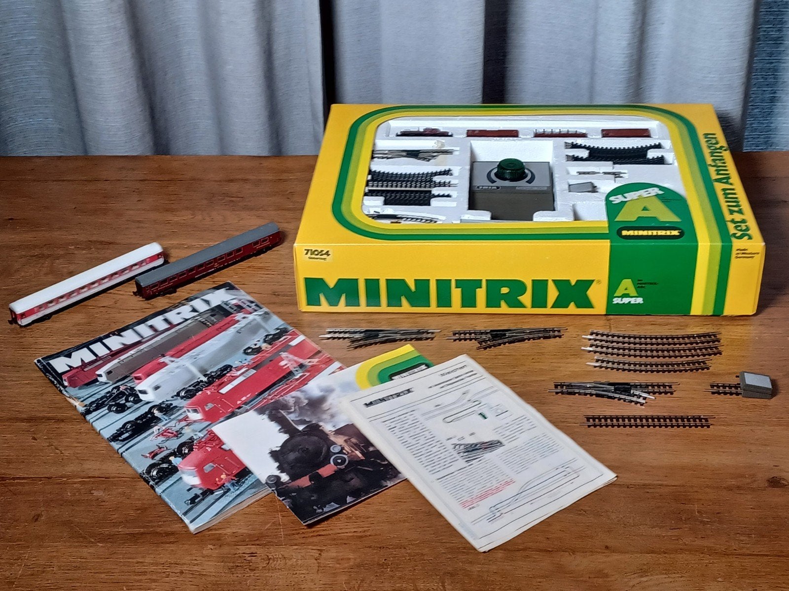 Minitrix 71054 met 2 wagons, wissels en rails, Minitrix, Gelijkstroom, Minitrix, Minitrix