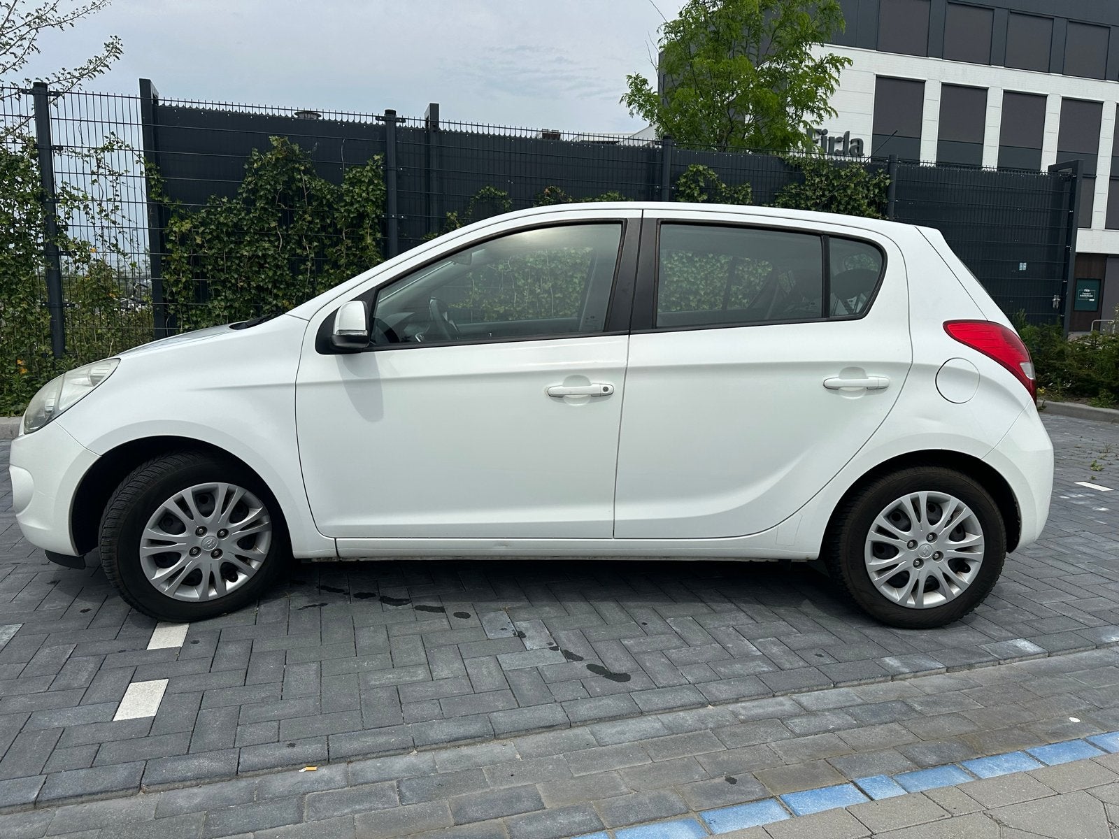 Hyundai i20 1.2 | 5-deurs | Airco | Gr beurt |, 450 kg, 31 €/maand, 4 cilinders, Wit