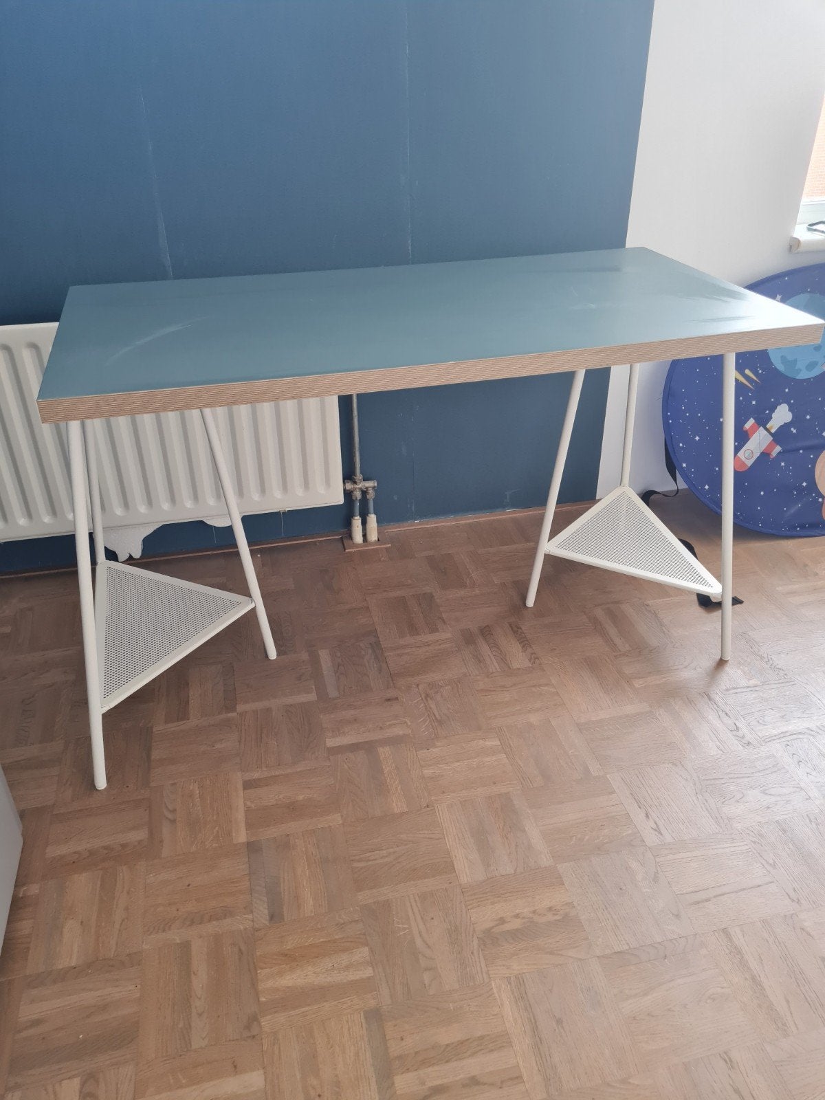 IKEA Malskytt Bureau - Strak en Functioneel Design, Huis en Inrichting, Bureaus, Gebruikt, Overige typen, IKEA, Modern, Spaanplaat of MDF