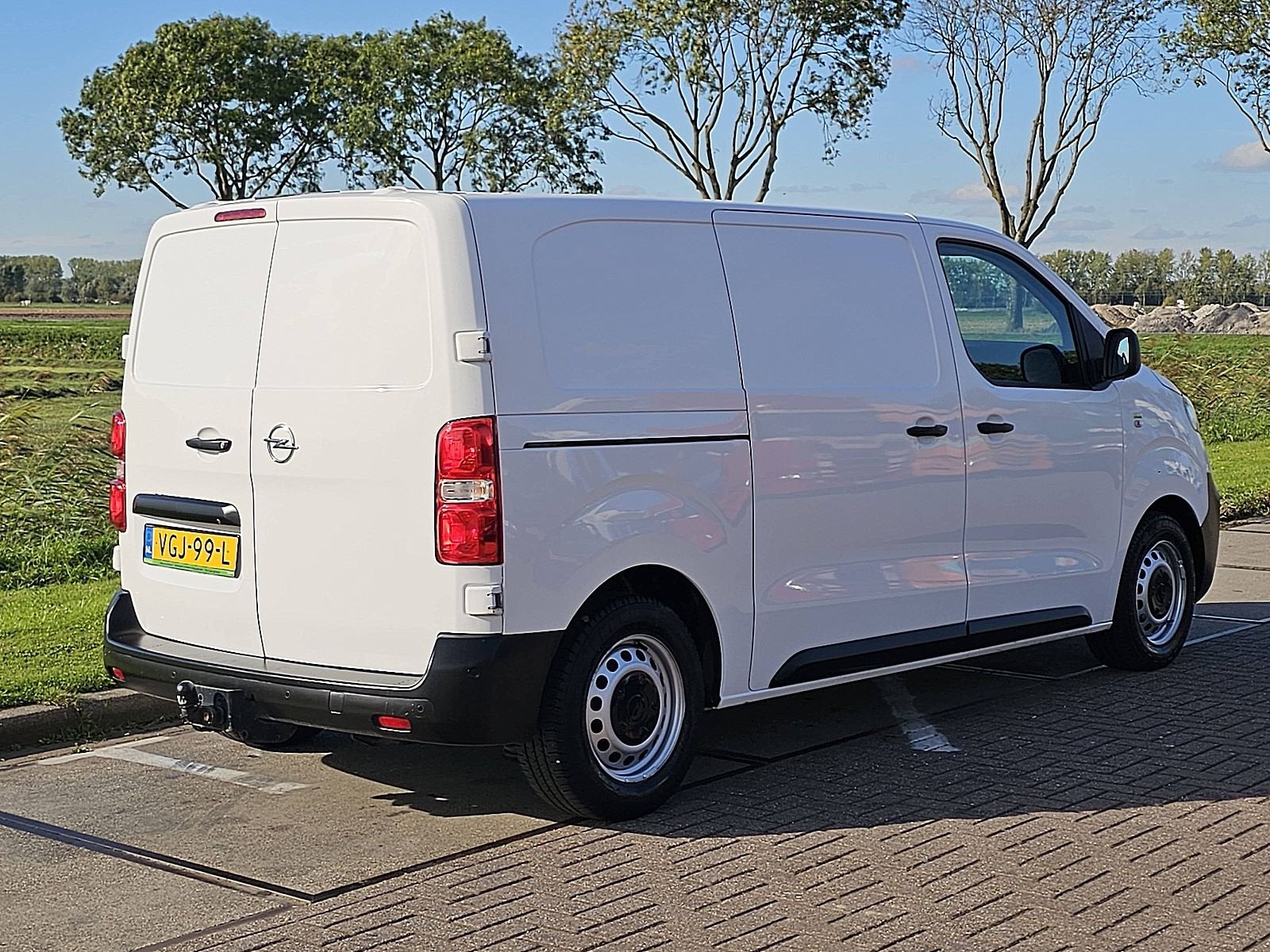 OPEL VIVARO 1.5 L2 Navi NAP Euro6 Airco Trekhaak 3-Zits/Leer, 1556 kg, Gebruikt, Euro 6, Bluetooth