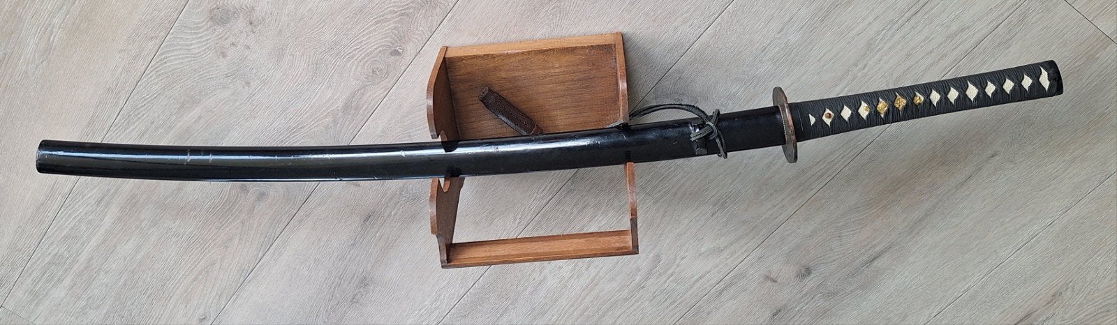 Decoratieve KATANA zwaard met standaard, Ophalen of Verzenden, Gebruikt