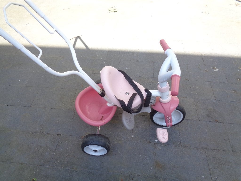 Smoby roos kinder driewielertje met afneembare steekstang, Ophalen, Terugtraprem, Zijwieltjes, Gebruikt