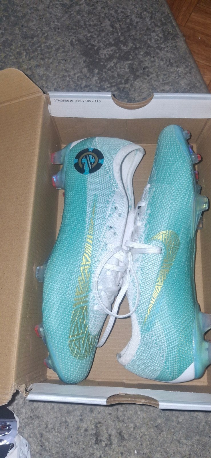 Nike Mercurial Voetbalschoenen - Zo goed als nieuw, Maat XS of kleiner, Ophalen, Zo goed als nieuw, Schoenen