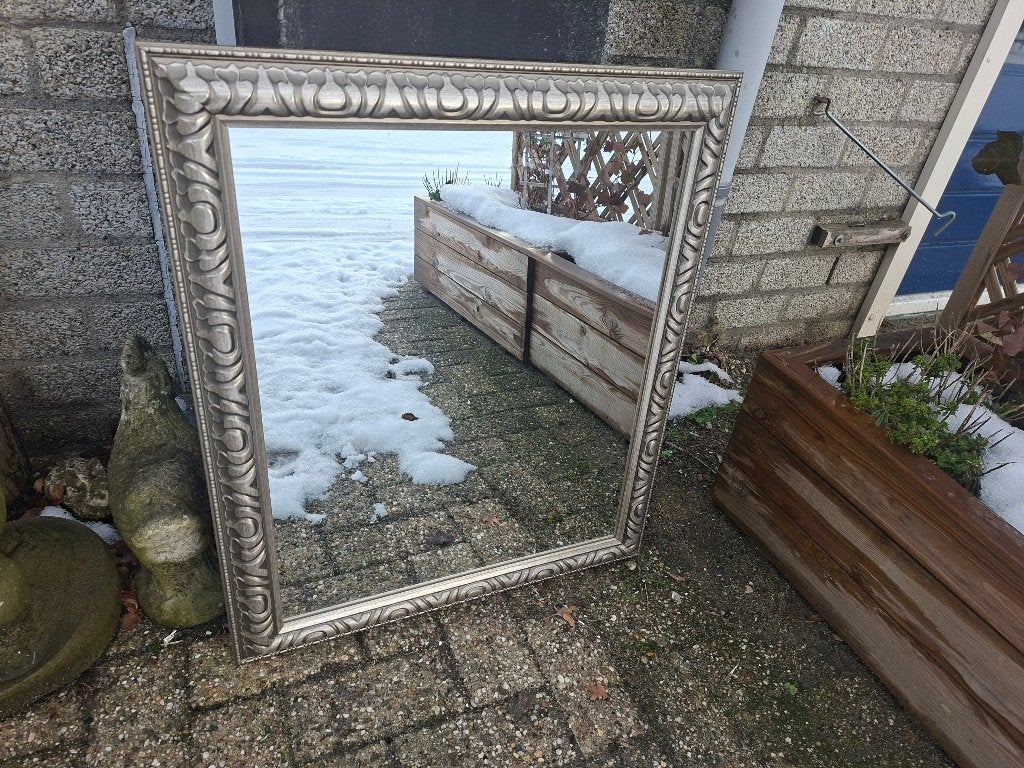 Zilverkleurige spiegel - 70x60 cm, Huis en Inrichting, Woonaccessoires | Spiegels, Ophalen, Gebruikt, Minder dan 100 cm, Rechthoekig