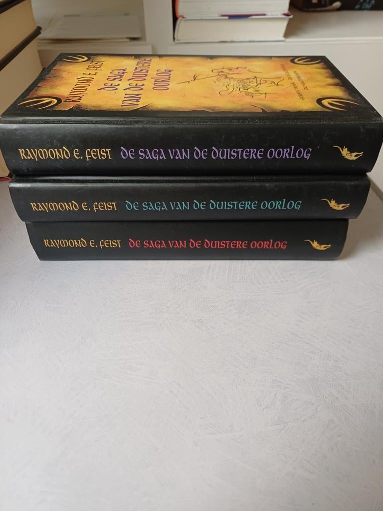 De saga van de duistere oorlog, Boeken, Fantasy, Ophalen of Verzenden, Gelezen, Raymond E. Feist