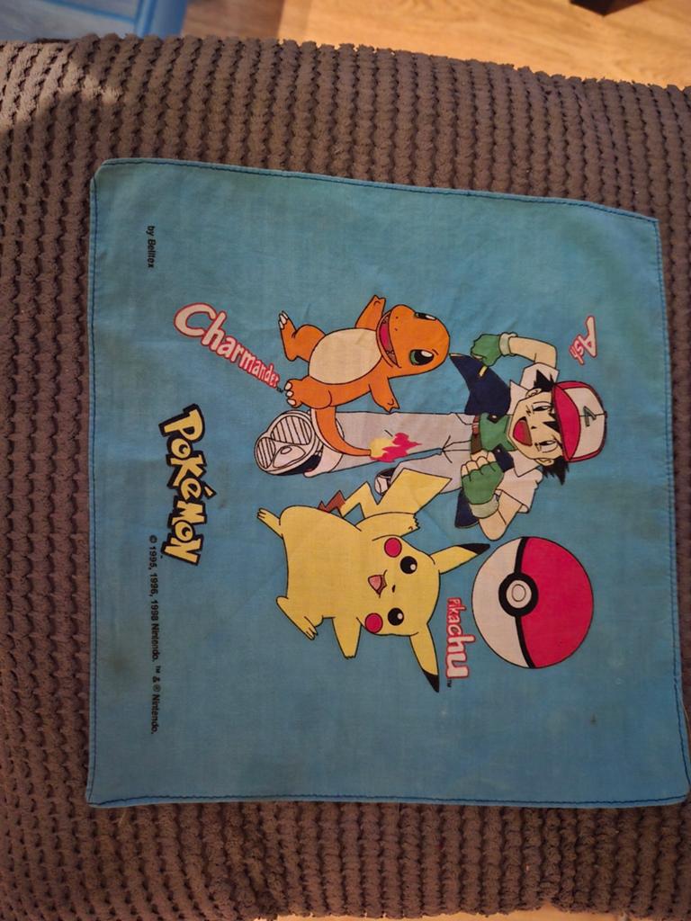 Vintage Pokémon merchandise: sleutelhanger en zakdoek (2000), Ophalen of Verzenden, Gebruikt
