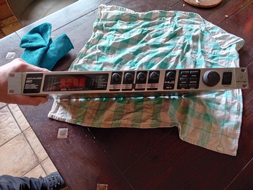 Behringer Virtualizer 3D FX2000, Ophalen