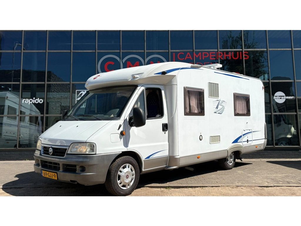 Bürstner Solano T 700 Enkele Bedden,Topindeling, Caravans en Kamperen, Standaard zit, Ringverwarming, Tot en met 2, 6 tot 7 meter