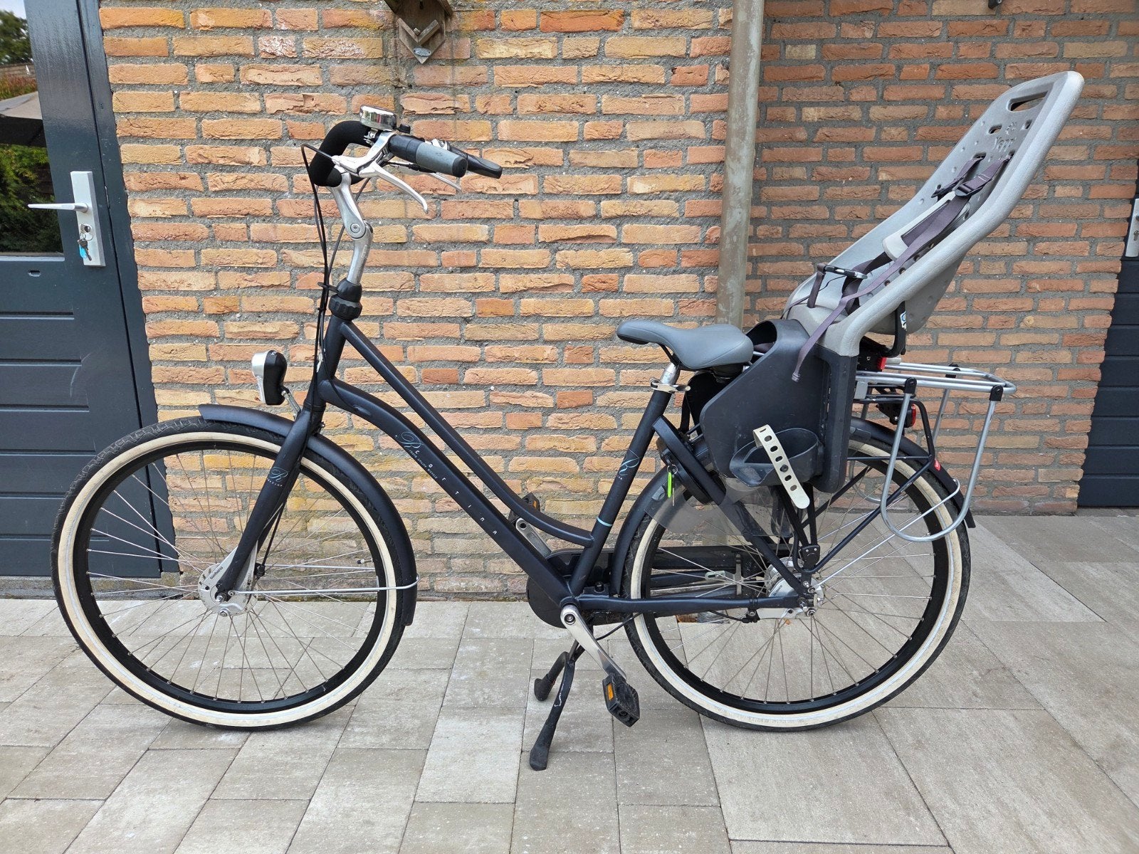 Cortina roots moederfiets 7 versnellingen met Yepp stoeltje, Fietsen en Brommers, Fietsen | Dames | Moederfietsen, Gebruikt, Versnellingen
