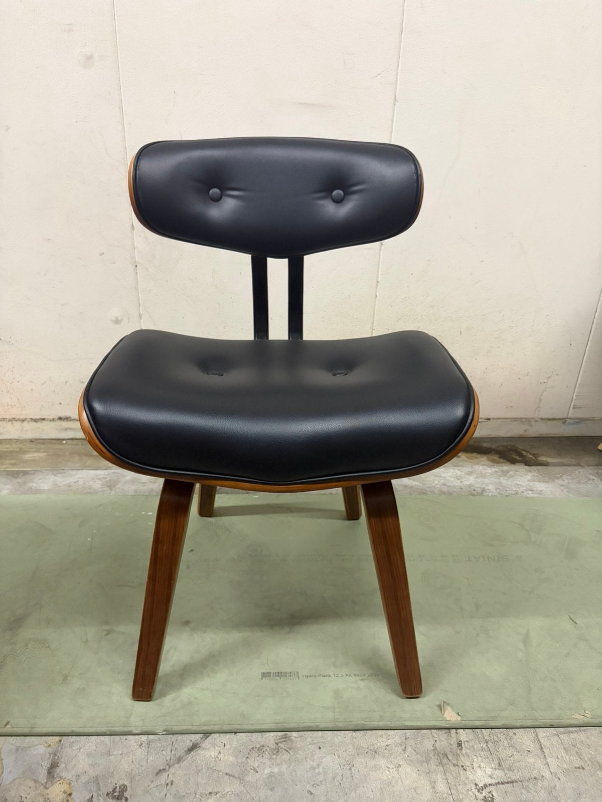 Dutchbone Blackwood eetkamerstoel, Huis en Inrichting, Stoelen, Ophalen of Verzenden, Zo goed als nieuw, Zwart, Eén