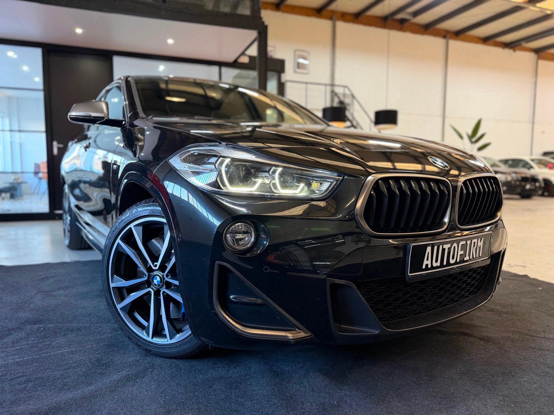 BMW X2 M35i 306 PK Steptronic automaat Navigatie Trekhaak LE, Auto's, BMW, Automaat, 1998 cc, X2, Zwart