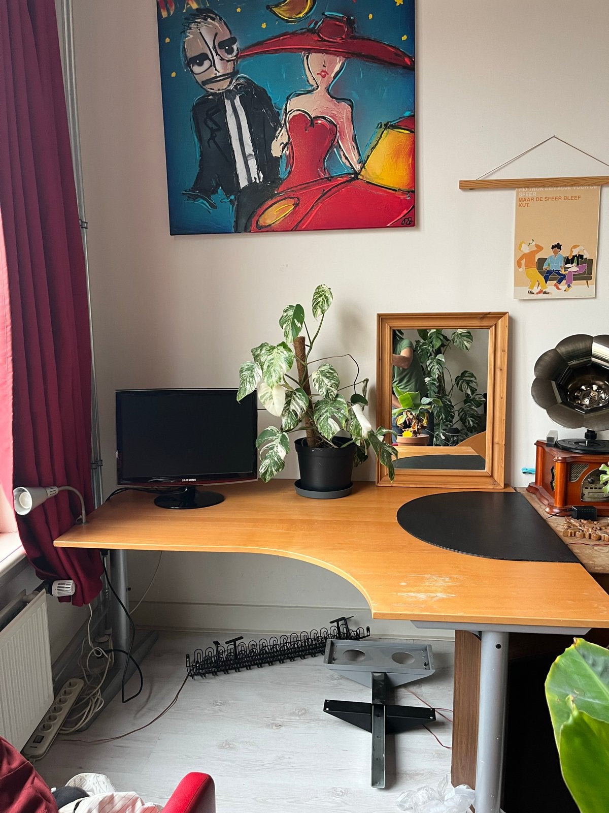 Gratis verstelbaar hoekbureau in houtkleur, uitbreidbaar., Huis en Inrichting, Bureaus, Ophalen, Demontabel, Gebruikt, Hout
