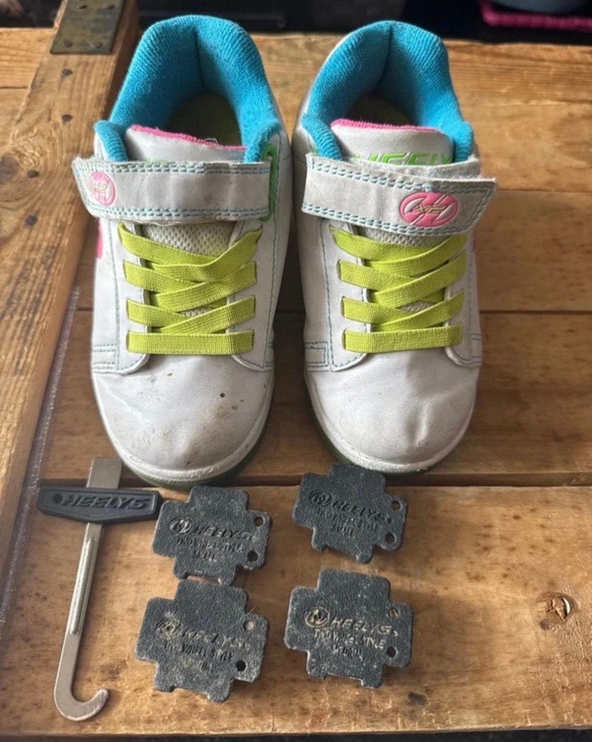 Heelys rolschoenen - Maat 30 - Wit/Roze/Blauw, Kinderen en Baby's, Ophalen of Verzenden, Gebruikt