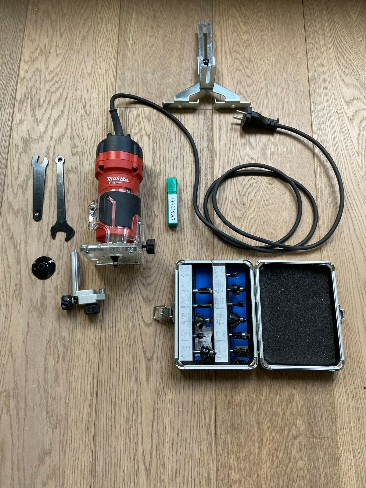Makita M3702 Kantenfrees - Zo goed als nieuw, Ophalen of Verzenden, Zo goed als nieuw, Elektrisch, Kantenfrees