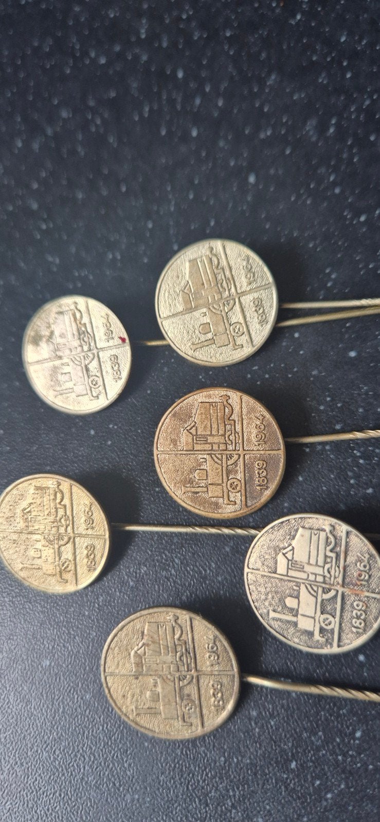 6 speldjes en 2 broches  NS 1839 1964, Ophalen, Gebruikt, Overige onderwerpen